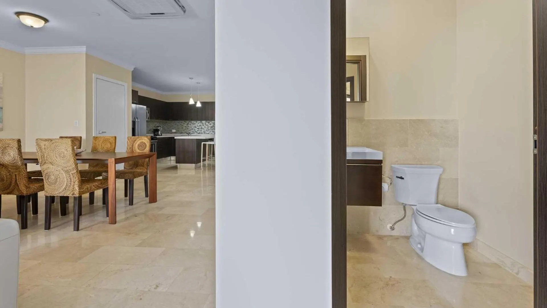 Pc209 - Pool View - Perfect For Families Or Group - Close To Palm Beach - 2Br 0*,  Aruba