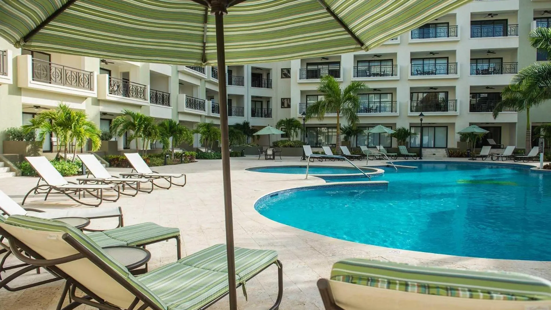 Pc209 - Pool View - Perfect For Families Or Group - Close To Palm Beach - 2Br 0*,  Aruba
